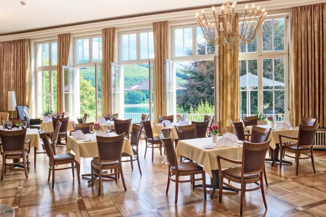 BookNoFees: Restauracja – Welcome Hotel Meschede/Hennesee – Meschede – Hotel Welcome w Meschede/Hennesee, zdjęcie 2