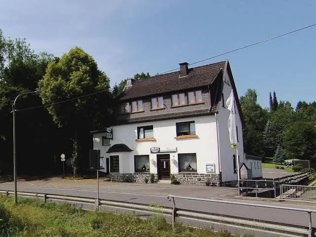 BookNoFees: Restauracja – Landgasthof Zum Lindenbaum – Finnentrop – Wiejska gospoda „Zum Lindenbaum”, zdjęcie 1