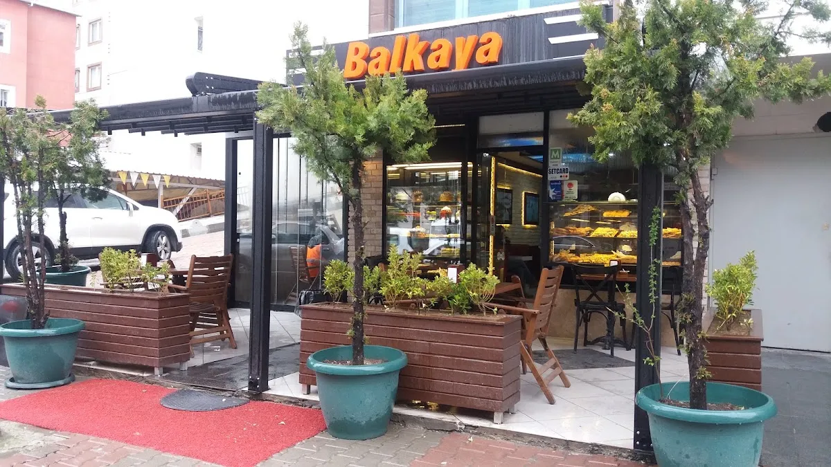 BookNoFees: Kawiarnia – Balkaya Pastanesi Erol Usta – Istanbul – Cukiernia Balkaya – Erol Usta, zdjęcie 1