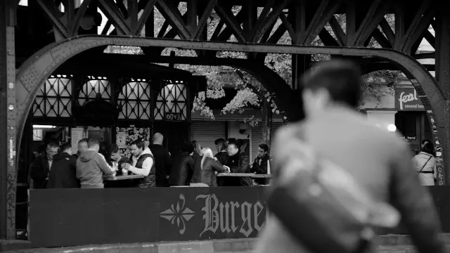 BookNoFees: Bar z przekąskami – Burgermeister Eberswalder – Berlin – Burmistrz Eberswalde, zdjęcie 2