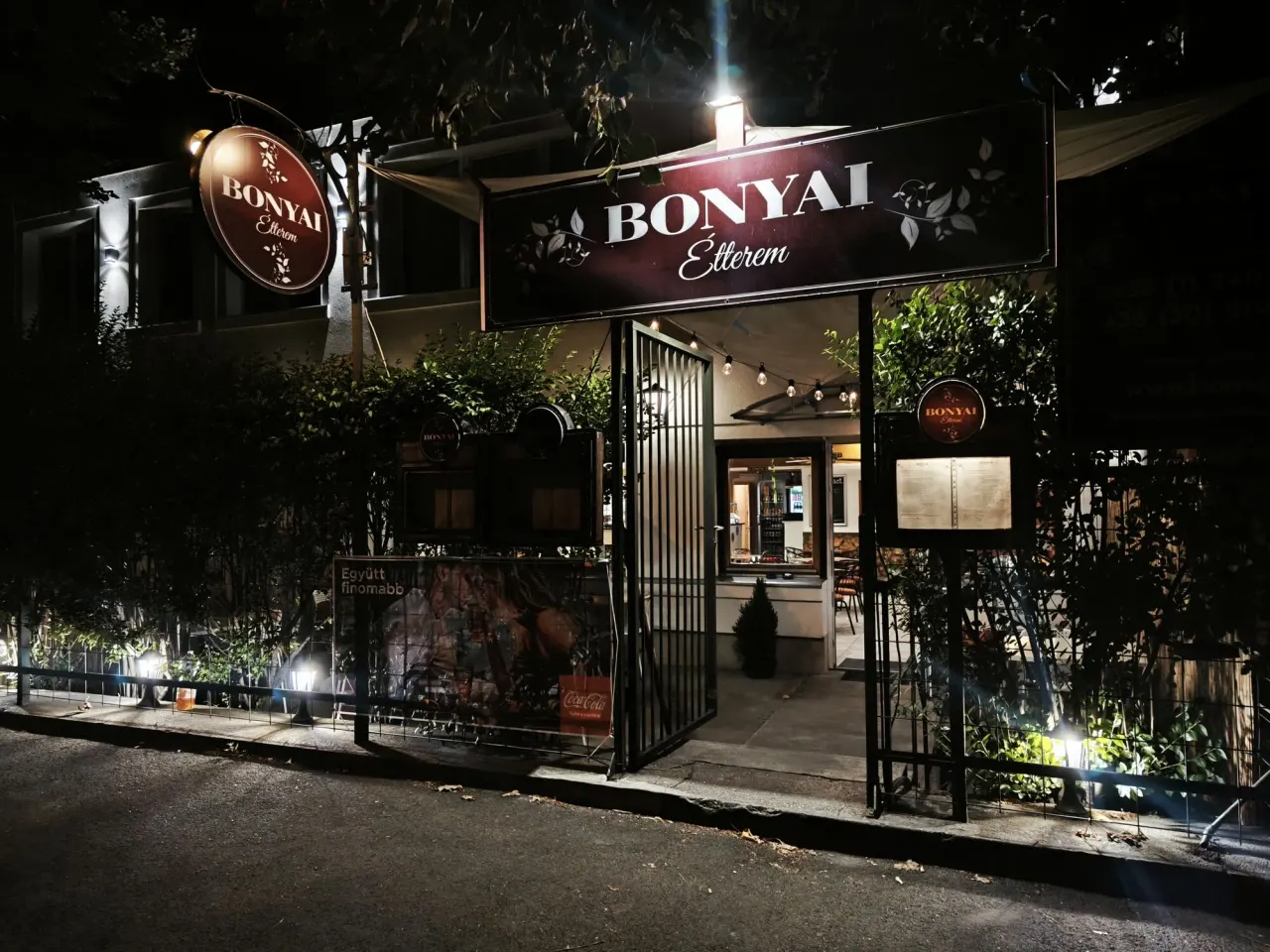 BookNoFees: Restauracja – Bonyai Étterem – Budapest – Restauracja Bonyai, zdjęcie 1