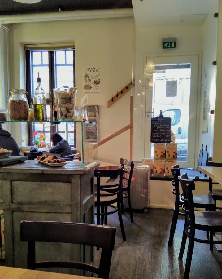 BookNoFees: Kawiarnia – Cafe Panik – Helsinki – Cafe Panik, zdjęcie 1