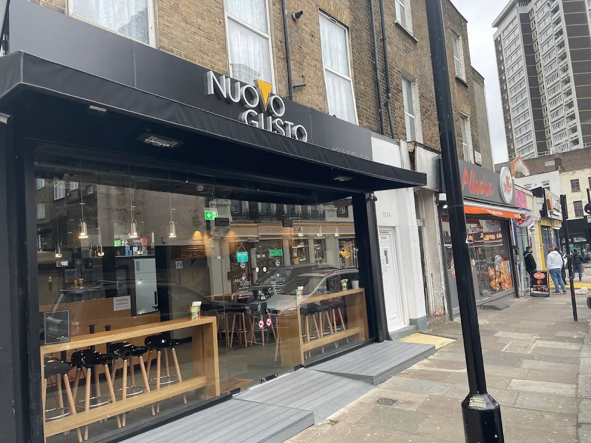 BookNoFees: Bar z przekąskami – Delta Pizza – London – Delta Pizza, zdjęcie 1