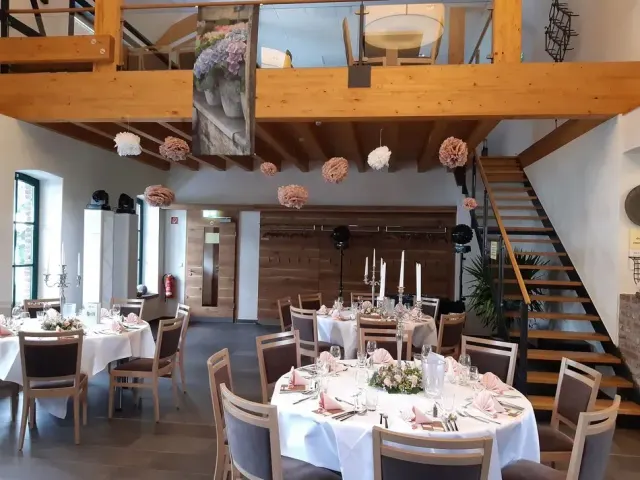 BookNoFees: Restauracja – Landgasthof Grewen-Mühle – Meschede-Calle – Wiejska gospoda Grewen-Mühle, zdjęcie 2