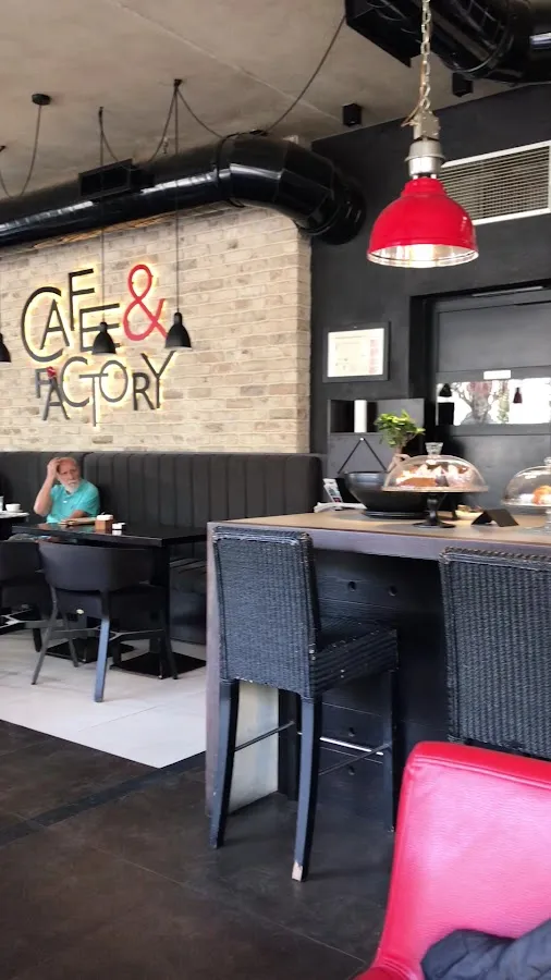 BookNoFees: Kawiarnia – Cafe&Factory – Belgrade – Cafe&Factory, zdjęcie 3