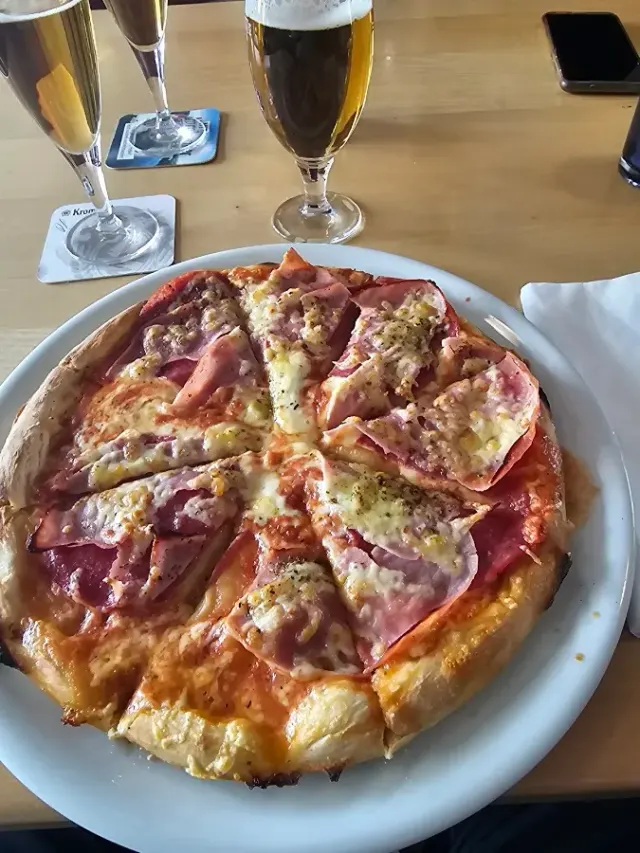 BookNoFees: Restauracja – Gaststätte Zum Löwen – Attendorn – Restauracja „Zum Löwen”, zdjęcie 3
