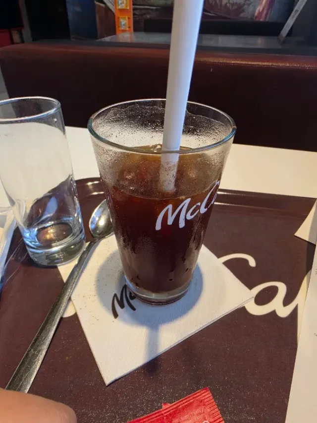 BookNoFees: Bar z przekąskami – McDonald's – Zagreb – McDonald's, zdjęcie 2