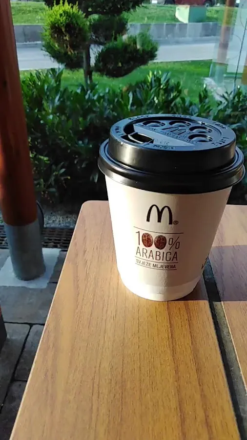 BookNoFees: Bar z przekąskami – McDonald's – Zagreb – McDonald's, zdjęcie 3