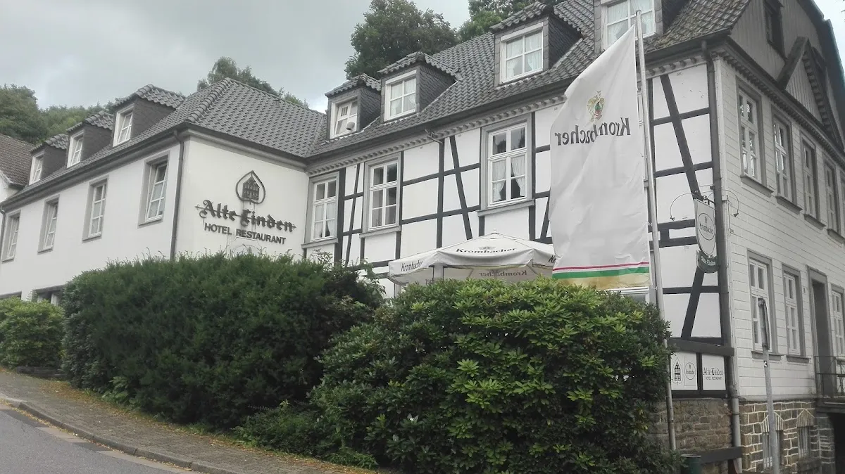 BookNoFees: Restauracja – Alte Linden – Altena – Stare lipy, zdjęcie 1