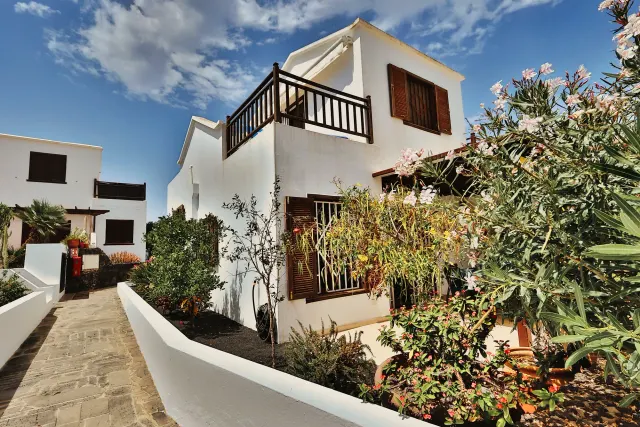 BookNoFees: Pequeño Paraíso Lanzarote | Nowoczesny dom wakacyjny dla 4 osób w Solvalor w Playa Honda – Playa Honda