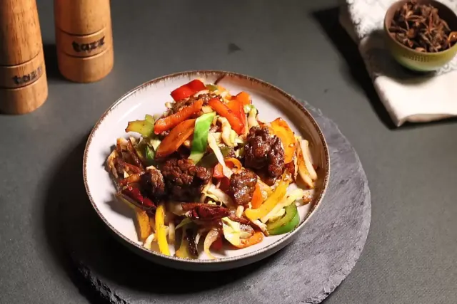 BookNoFees: Restauracja – Golden Woks – Bucharest – Złote Woki, zdjęcie 2