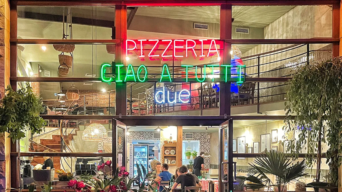 BookNoFees: Restauracja – Ciao a Tutti Due – Warsaw – Cześć wam obojgu, zdjęcie 1