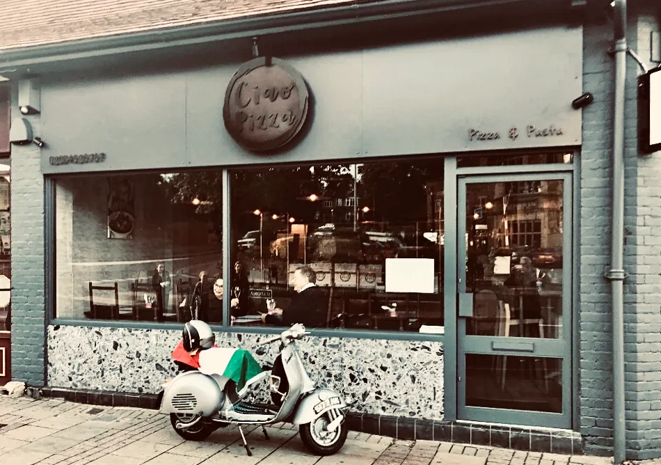BookNoFees: Restauracja – Ciao Pizza – London – Witaj, Pizza, zdjęcie 1