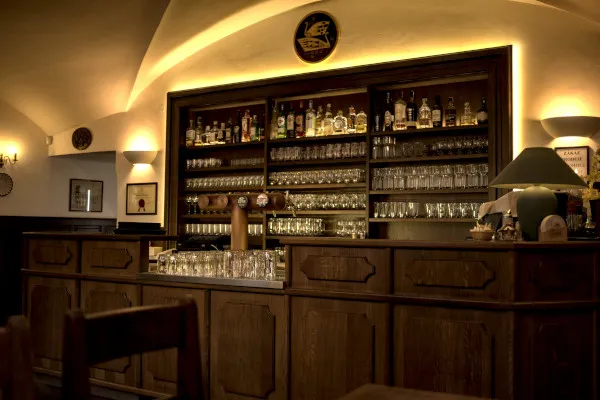BookNoFees: Restauracja – U Labutí – Prague – W Labutí, zdjęcie 3