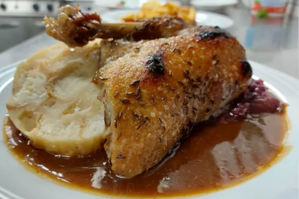 BookNoFees: Restauracja – U Labutí – Prague – W Labutí, zdjęcie 1