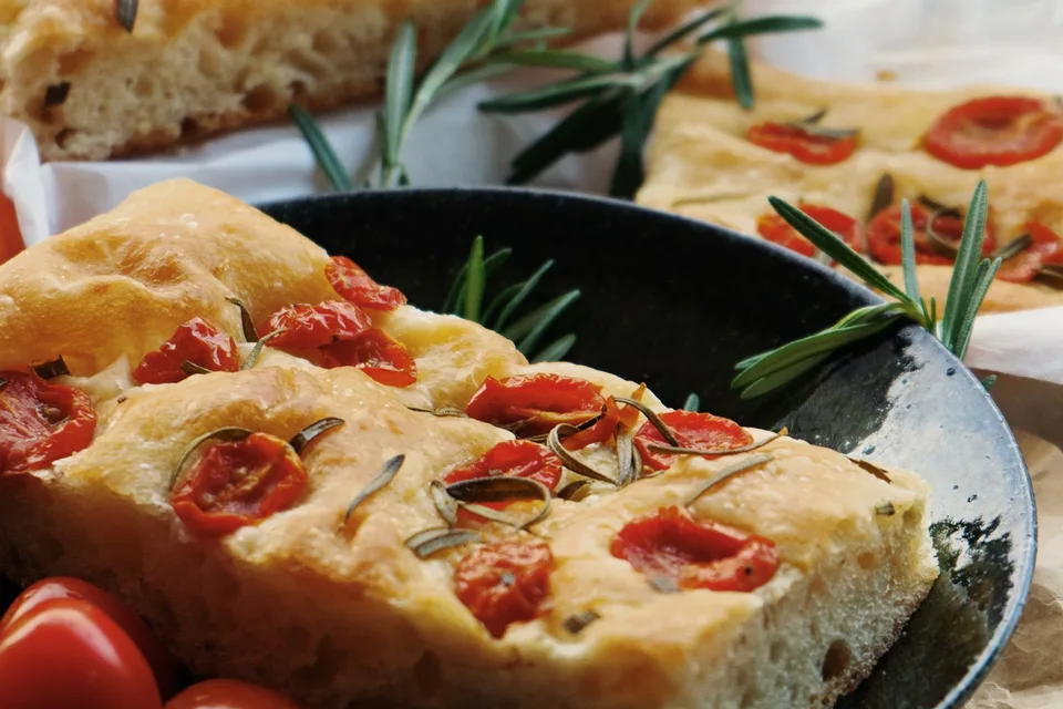 Przykładowe zdjęcie: Focaccia z pomidorami i rozmarynem